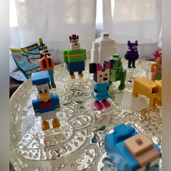 Lot CROSSY ROAD Original & DISNEY Collectible Figures Toys Lion King Baymax - Picture 3 of 12